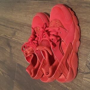 Boys Nike Air Huarache sneakers sz 5.5y